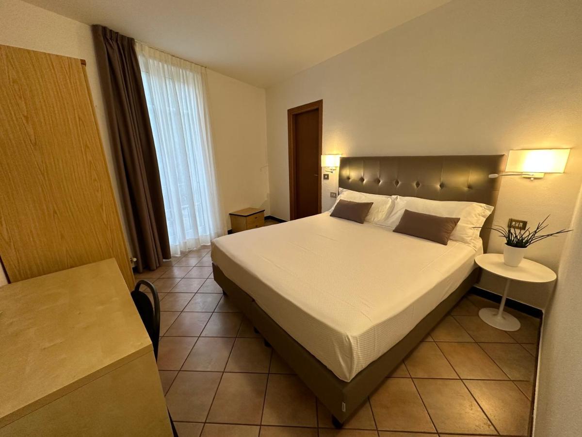 Albergo Franzone Tovo San Giacomo エクステリア 写真