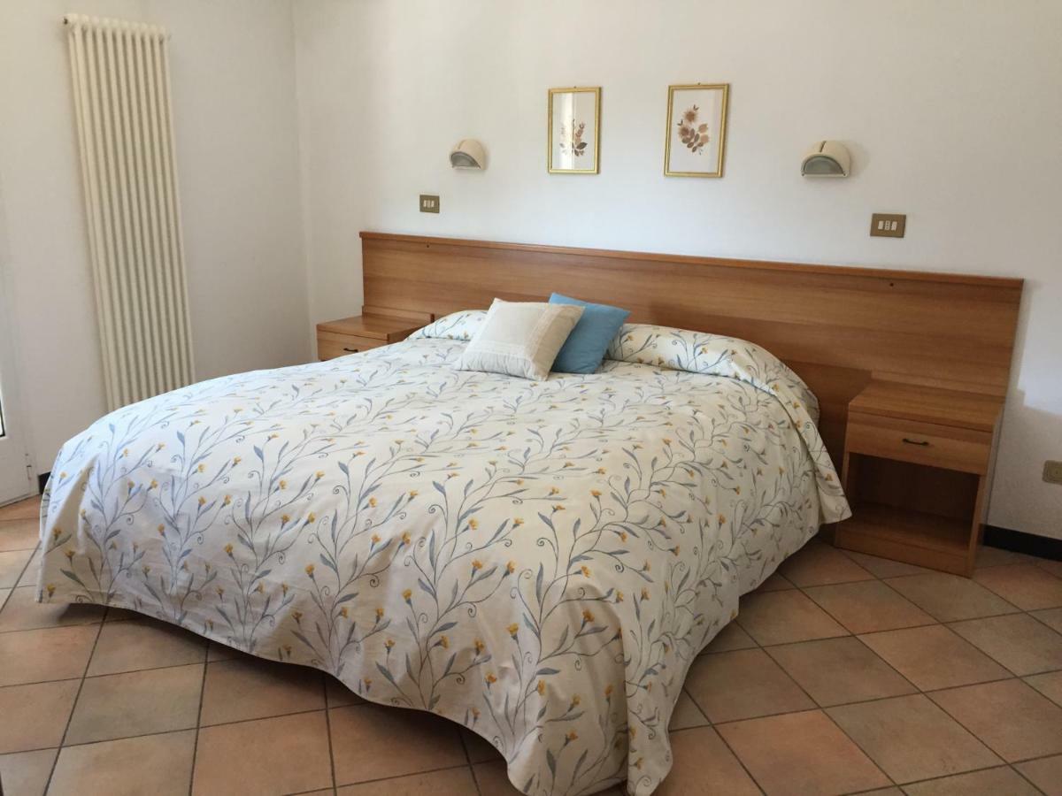 Albergo Franzone Tovo San Giacomo エクステリア 写真